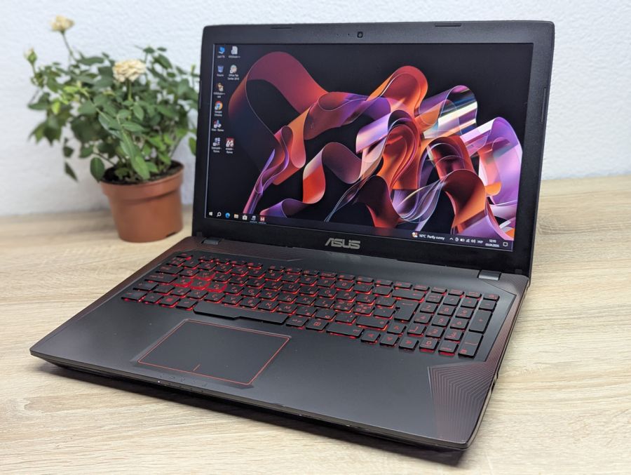 Ноутбук Б/В ASUS Strix GL553VD, Intel Core i5-7300HQ, DDR4 16GB, SSD 256GB, NVIDIA GeForce GTX 1050 2GB, 15.6" Full HD