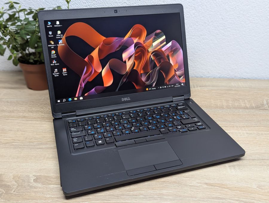 Ноутбук Б/В Dell Latitude 5490, Intel Core i5-8250U, DDR4 16GB, SSD 256GB, 14" Full HD