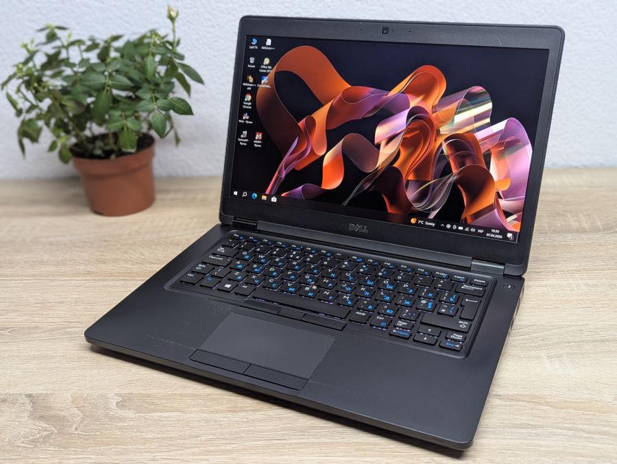 Ноутбук Б/В Dell Latitude 5490, Intel Core i5-8250U, DDR4 16GB, SSD 256GB, 14" Full HD