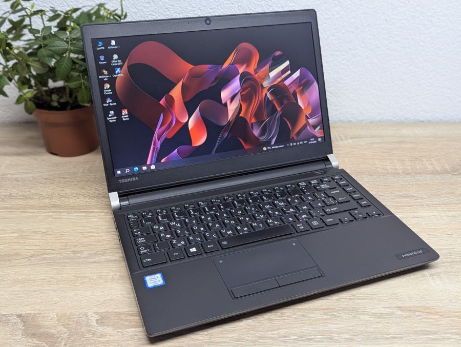 Ноутбук Б/В Toshiba Portege A30-C, Intel Core i5-6200U, DDR3 8 GB, SSD 256GB, 13.3" HD