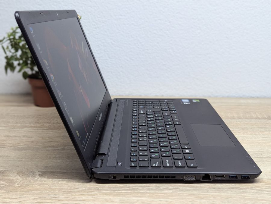 Ноутбук Б/В Medion Erazer P6661, Intel Core i7-6500U, DDR3 16 GB, SSD 128GB + HDD 1TB, NVIDIA GeForce GTX 950M 2Gb, 15.6" Full HD [ProductHub SKU M34]
