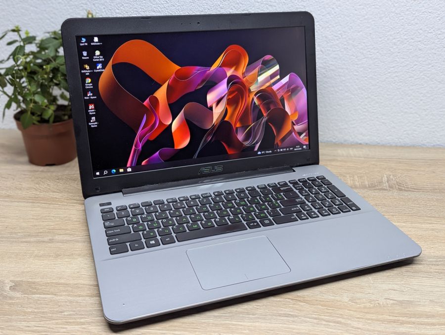 Ноутбук Б/В ASUS R556L, Intel Core i5-5200U, DDR3 12 GB, SSD 256GB, NVIDIA GeForce 940M 2Gb, 15.6" Full HD [ProductHub SKU Asus162]