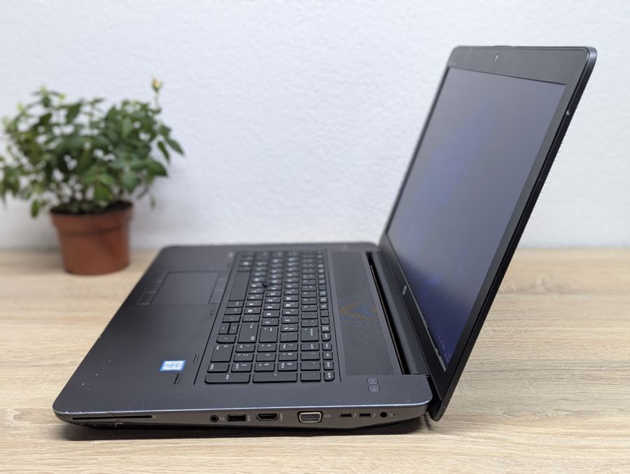 Ноутбук Б/В HP ZBook 17 G3, Intel Core i7-6820HQ, DDR4 32 GB, SSD 512GB + SSD 512GB, NVIDIA Quadro M3000M 4Gb, 17.3" [ProductHub SKU HP839]