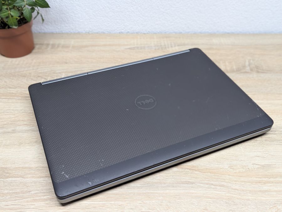 Ноутбук Б/В Dell Precision 7520, Intel Core i7-7820HQ, DDR4 32GB, SSD 500GB + HDD 1TB, NVIDIA Quadro M2200 4GB, 15.6" Full HD
