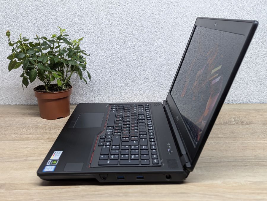 Ноутбук Б/В Fujitsu Celsius H780, Intel Core i7-8850H, DDR4 32 GB, SSD 512GB, NVIDIA Quadro P1000 4Gb, 15.6" Full HD [ProductHub SKU F253]