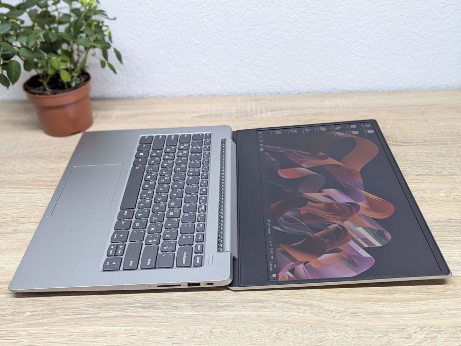 Ноутбук Б/В Lenovo IdeaPad 330S-14IKB, Intel Core i3-8130U, DDR4 12GB, SSD 256GB, 14" Full HD