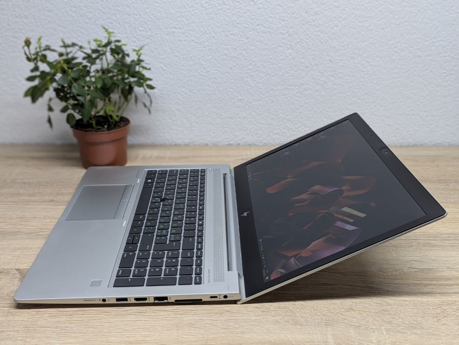 Ноутбук Б/В HP EliteBook 755 G5, AMD Ryzen 5 Pro Mobile 2500U, DDR4 8GB, SSD 256GB, Microsoft Basic Display Adapter, 15.6" Full HD