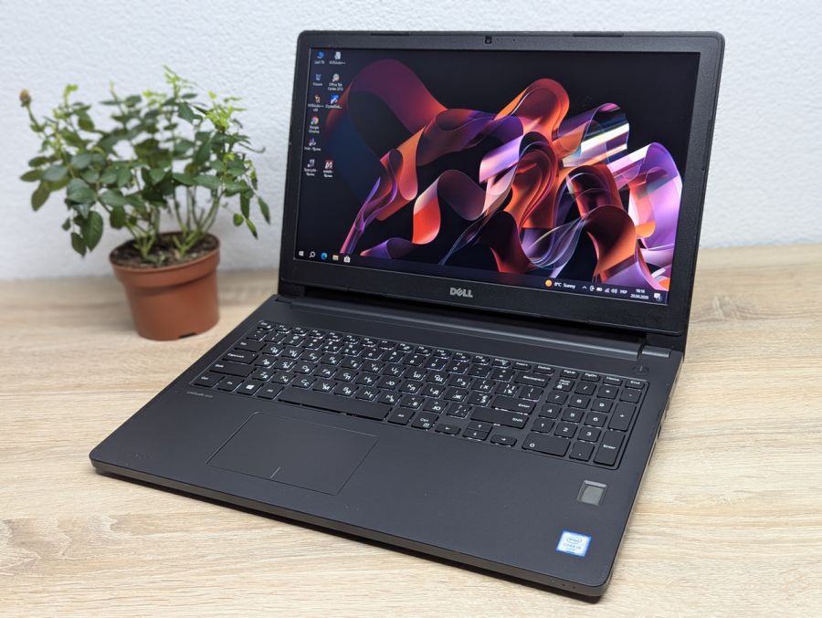 Ноутбук Б/В Dell Latitude 3570, Intel Core i5-6200U, DDR3 8GB, SSD 128GB, 15.6" HD