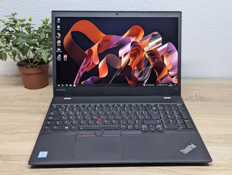 Ноутбук Б/В Lenovo ThinkPad T570, Intel Core i5-7300U, DDR4 8GB, SSD 256GB, 15.6" Full HD [ProductHub SKU L560]