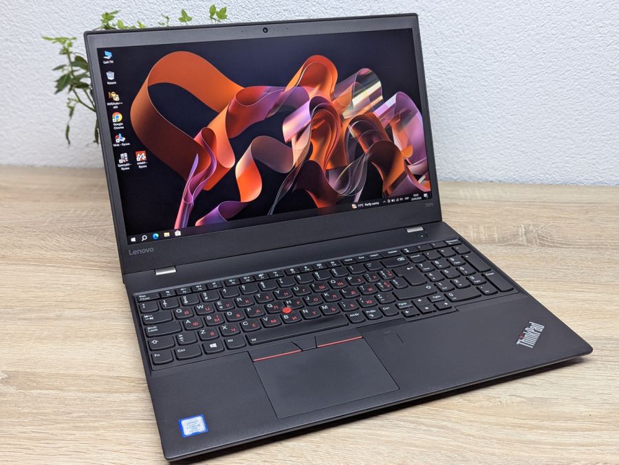 Ноутбук Б/В Lenovo ThinkPad T570, Intel Core i5-7300U, DDR4 8GB, SSD 256GB, 15.6" Full HD