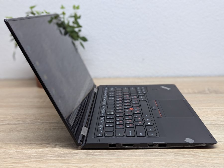 Ноутбук Б/В Lenovo X1 Yoga, Intel Core i7-6500U, DDR4 8GB, SSD 256GB, 14" Full HD Сенсор