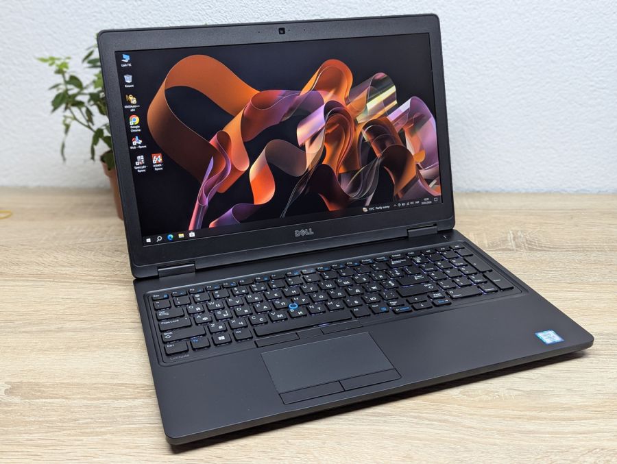 Ноутбук Б/В Dell Latitude 5580, Intel Core i5-6300U, DDR4 8 GB, SSD 256GB, 15.6" Full HD [ProductHub SKU Dell573]