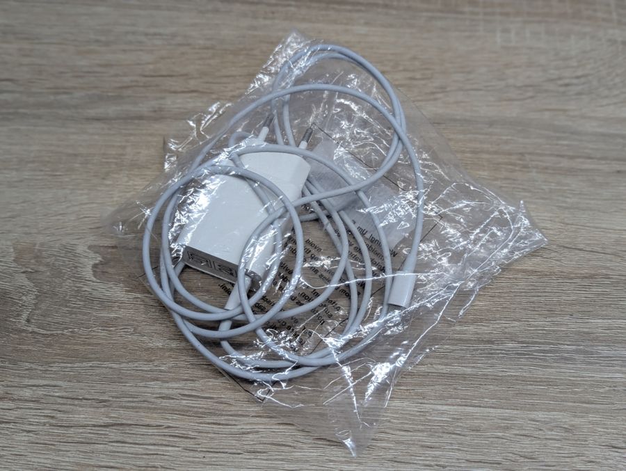 Новий Мережевий зарядний пристрій Hogi USB-C to Lightning 20W [ProductHub SKU 0102(13)]