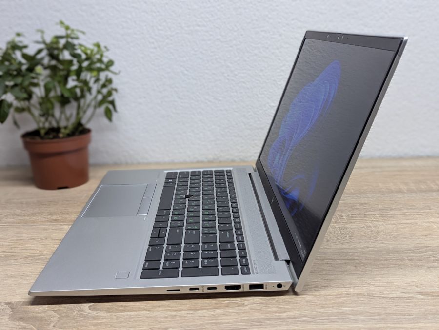 Ноутбук Б/В HP EliteBook 855 G8, AMD Ryzen 3 PRO 5450U, DDR4 16 GB, SSD 256GB, AMD Radeon 512Mb, 15.6" Full HD [ProductHub SKU HP869]