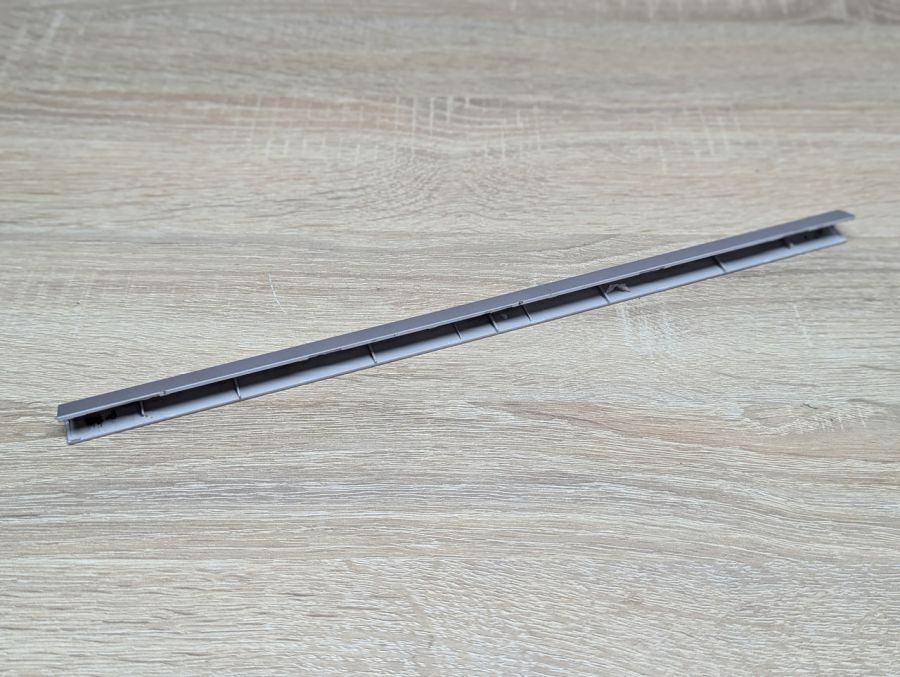 Б/В Заглушка петель для ноутбука HP 250 G7 [ProductHub SKU D70SVT]