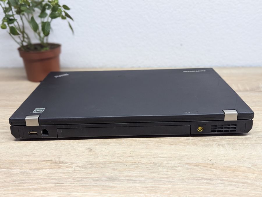 Ноутбук Б/В Lenovo ThinkPad T520I, Intel Core i3-2310M, DDR3, SSD 128GB, 15.6" HD [ProductHub SKU L576]