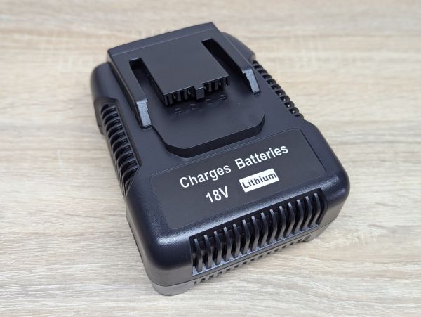 Новий Зарядний пристрій для 18V літій-іонних акумуляторів [ProductHub SKU R86091H(15)]
