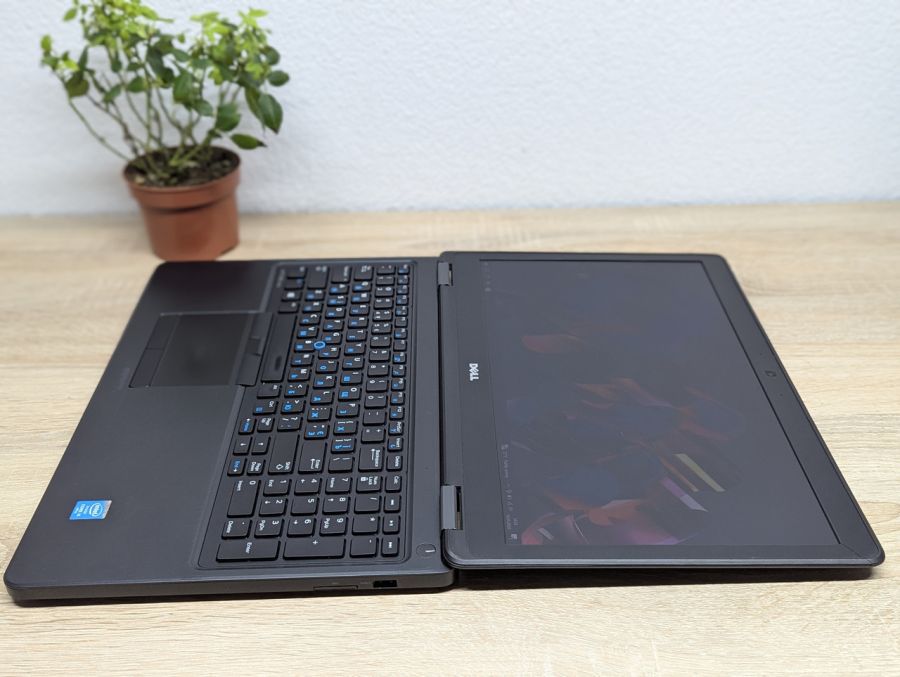 Ноутбук Б/В Dell Latitude E5550, Intel Core i5-5300U, DDR3 8 GB, SSD 128GB, 15.6" Full HD [ProductHub SKU Dell595]