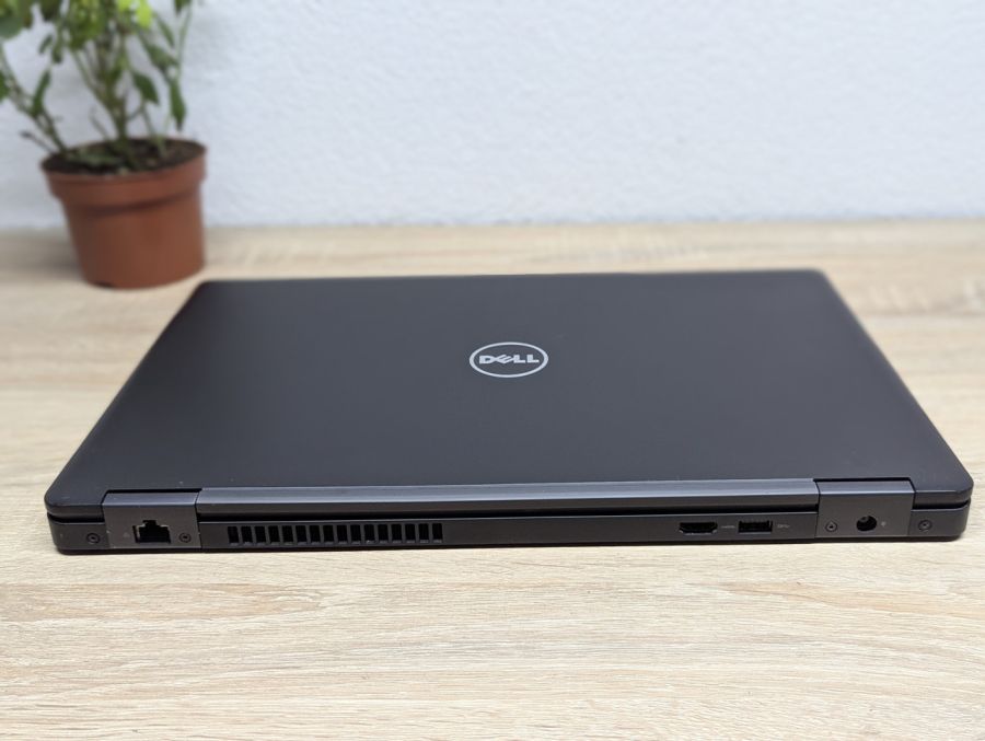 Ноутбук Б/В Dell Latitude 5580, Intel Core i5-6300U, DDR4 8GB, SSD 128GB, 15.6" Full HD