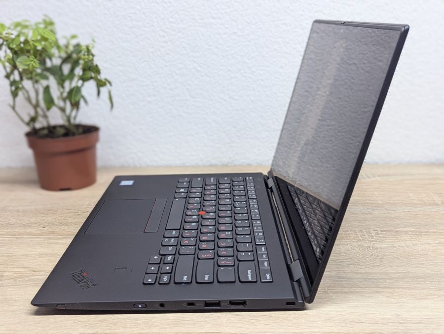 Ноутбук Б/В Lenovo X1 Yoga 3rg, Intel Core i7-8550U, DDR3 8GB, SSD 256GB, 14" Full HD Сенсор [ProductHub SKU L586]