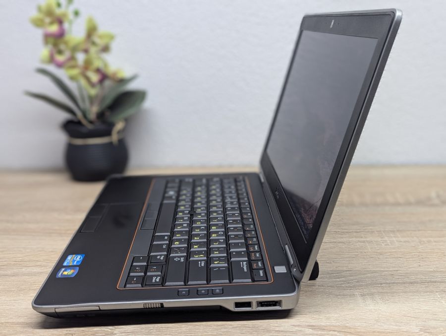 Ноутбук Б/В Dell Latitude E6320, Intel Core i7-2620M, DDR3 8 GB, SSD 128GB, 15.6" HD [ProductHub SKU Dell604]