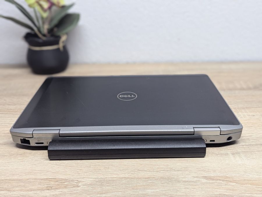 Ноутбук Б/В Dell Latitude E6320, Intel Core i7-2620M, DDR3 8 GB, SSD 128GB, 15.6" HD [ProductHub SKU Dell604]