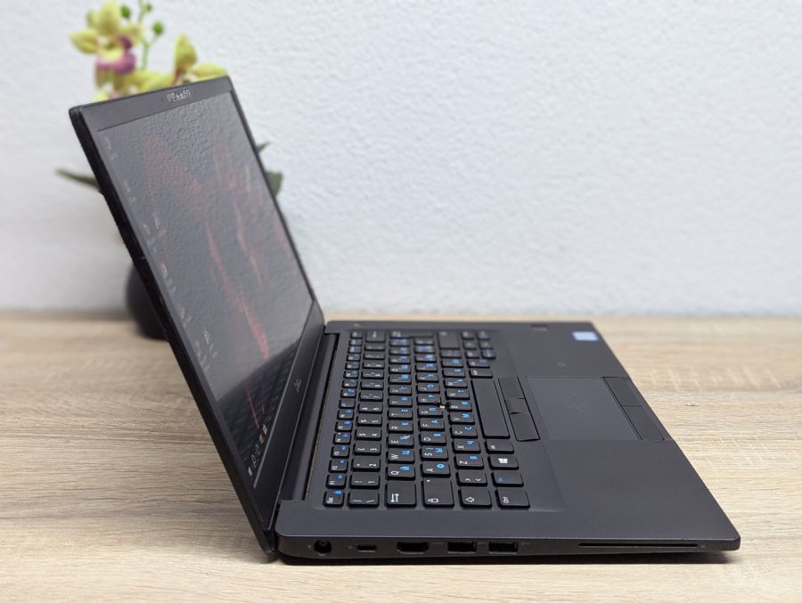Ноутбук Б/В Dell Latitude 7490, Intel Core i5-8350U, DDR4 16GB, SSD 256GB, 14" Full HD Сенсор