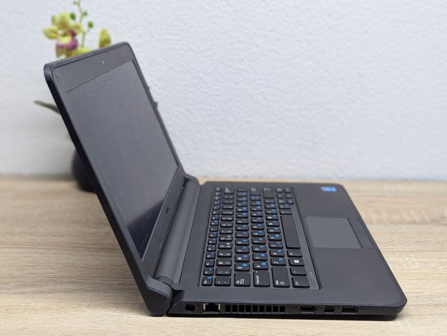 Ноутбук Б/В Dell Latitude 3340, Intel Core i5-4210U, DDR3 8GB, SSD 128GB, 13.3" HD [ProductHub SKU Dell609]