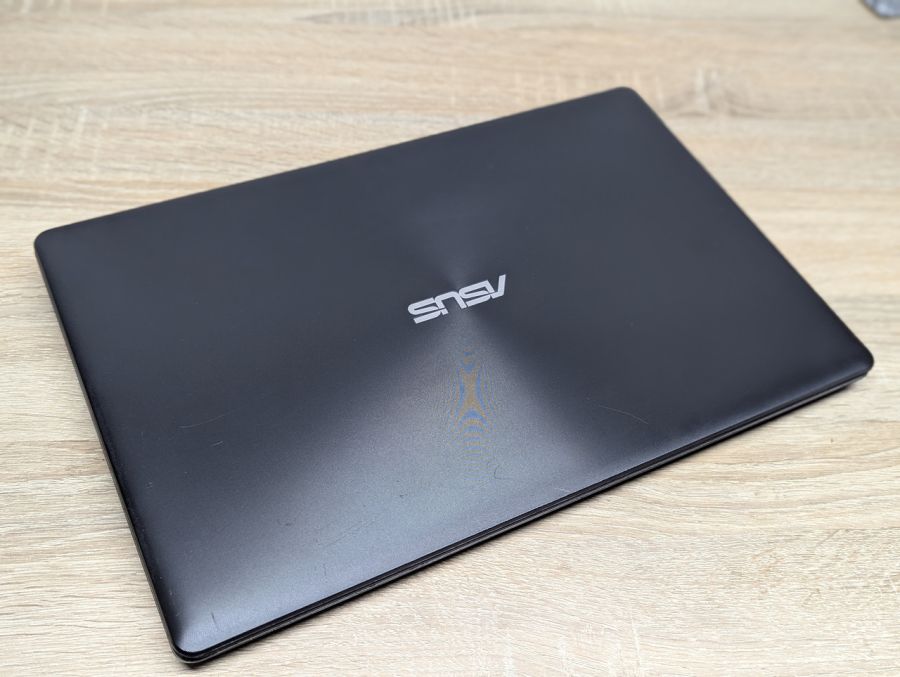 Ноутбук Б/В ASUS X550V, Intel Core i5-3230M, DDR3 8GB, SSD 256GB, NVIDIA GeForce GT 720M 2GB, 15.6"