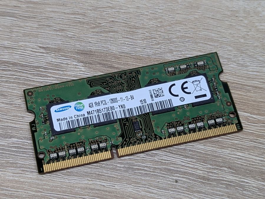 Оперативна память DDR3L Samsung 4 ГБ Б/В