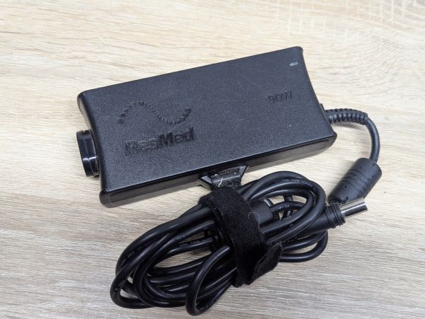 Блок живлення ResMed 370001 90W 24 В 3.75 А 7.4x5.5 мм Б/В