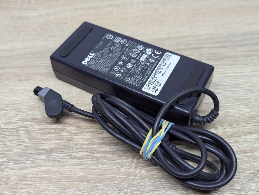 Блок живлення Dell PA-1900-05D 90 Вт 20 В 4.51 А 3-pin square tip Б/В