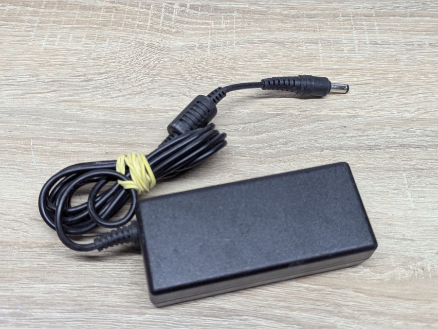 Б/В Блок живлення APD NB-65B19 65W 19V 3.42А 5.5x2.5мм [ProductHub SKU NB-65B19]