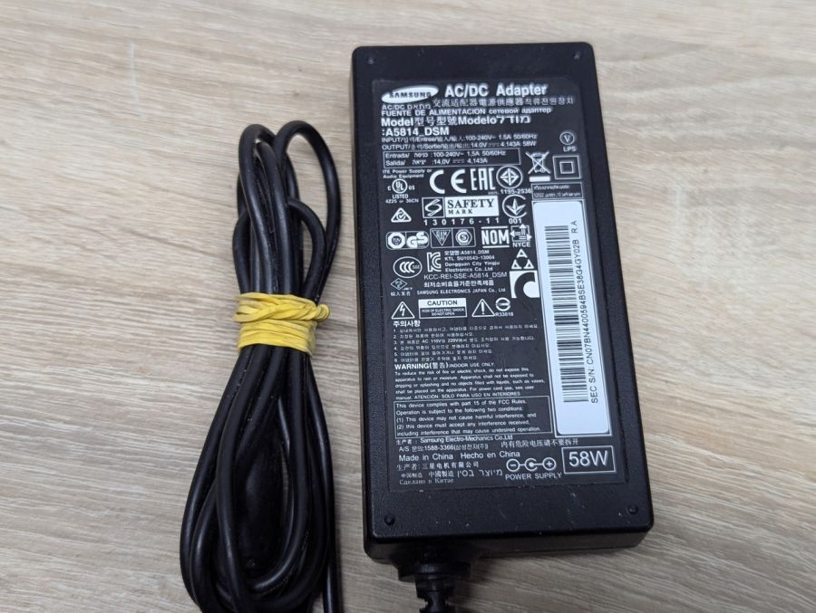 Блок живлення Samsung A5814_DSM 58 Вт,14В,4.143 А,6.5 x 4.4 мм Б/В