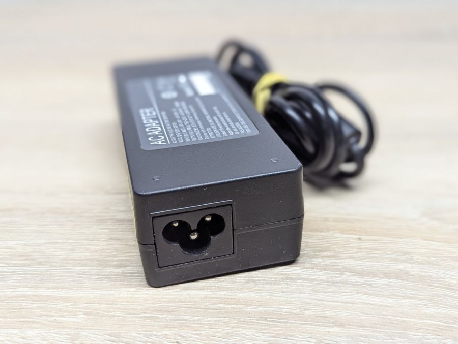 Б/В Універсальний блок живлення AF09,120 Вт,20 В,6 А, 3-pin mini-DIN [ProductHub SKU AF09120]