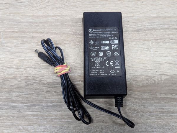 Блок живлення Elementech International A16-112D300N,36Вт,12 В, 3 А,5.5 x 2.1 мм Б/В