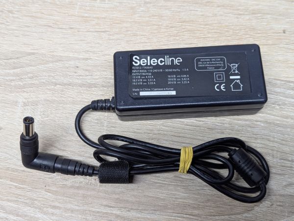 Блок живлення Selecline 851012/TA06A0),65 Вт,15 В,20 В, 3.25 А,7.4 х 5.0 мм Б/В