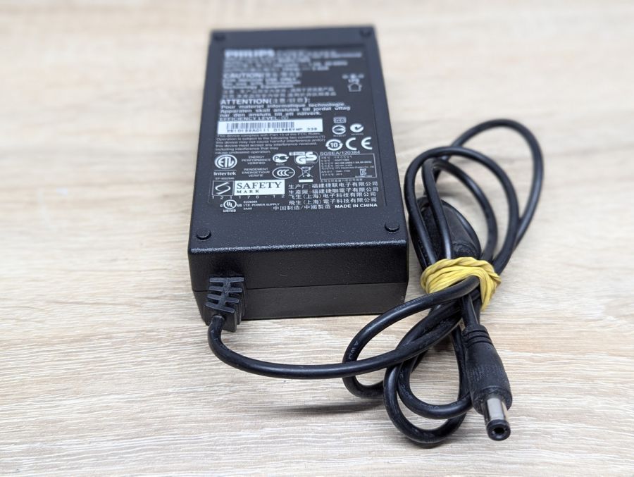 Б/В Блок живлення Philips ADPC1965,65 W,19 V,3.42 A,5.5x 2.5мм [ProductHub SKU ADPC1965]