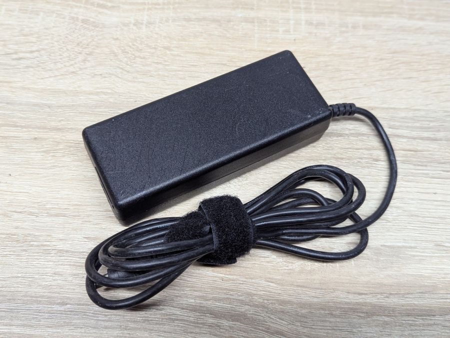 Б/В Блок живлення TOSHIBA PA3378E-1ACA,19 В,3.95 А ,75 Вт,6.3x 3.0 мм [ProductHub SKU PA3378E]