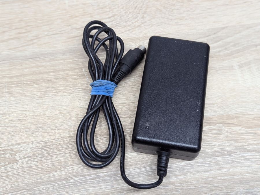 Б/В Блок живлення Huawei HW-36-12AC8D,12В ,3А,36 Вт,4 Pin [ProductHub SKU HW-36-12AC8D]