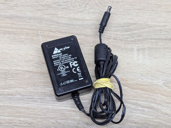 Блок живлення Sunfone ACD024A-12,24 Вт,12В,2А,5.5 мм x 2.5 мм Б/В