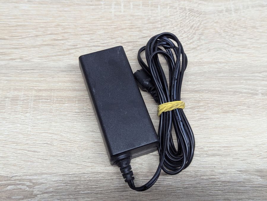 Б/В Блок живлення Kenwood W0H-0009,12.0 В,1.0 А, 5.5 x 3.0 мм [ProductHub SKU W0H-0009]
