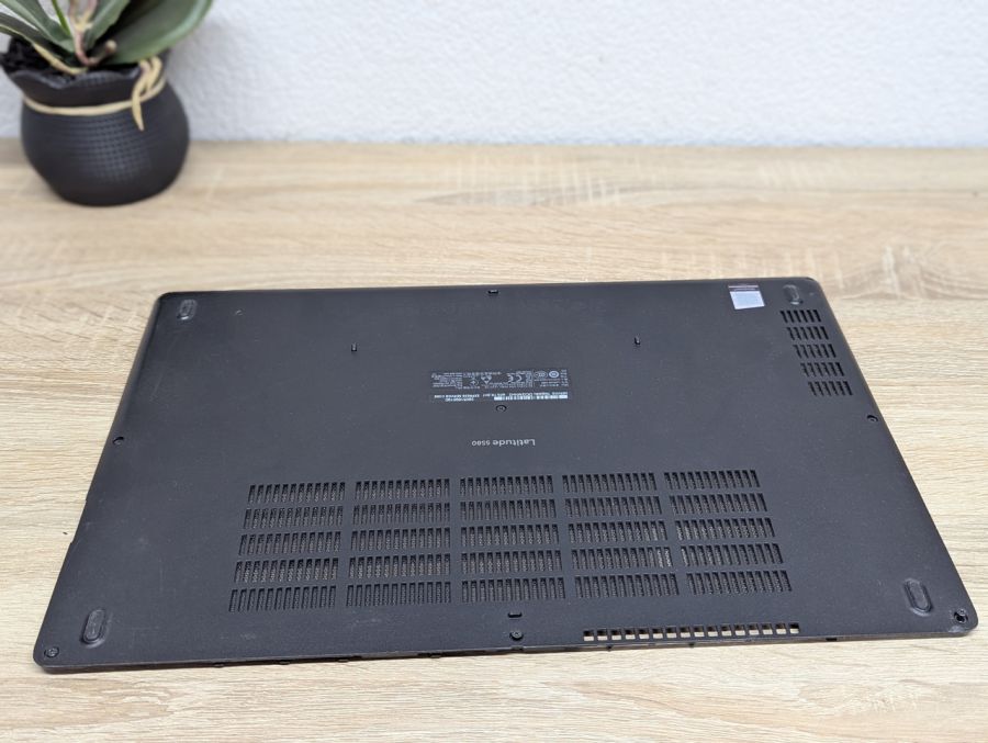 Б/В Нижній корпус для ноутбука Dell Latitude 5580,5590 [ProductHub SKU 0DM4FC]