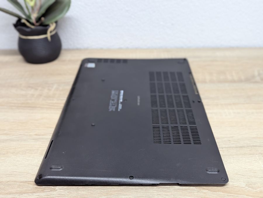 Нижній корпус для ноутбука Dell Latitude 5580,5590 Б/В