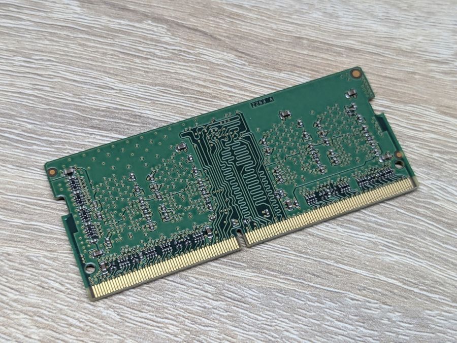 Б/В Оперативна память Micron 4GB DDR4 SODIMM 2666 МГц [ProductHub SKU Micron4gb2666]