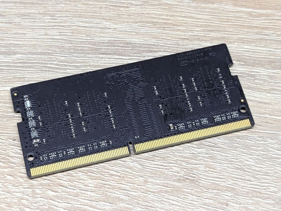 Б/В Оперативна память Integral DDR4 4GB 2400MHz SO-DIMM [ProductHub SKU Integral4Gb2400]