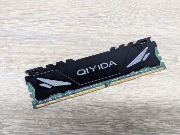 Б/В Cерверна оперативна пам'ять Qiyida DDR4 16Gb 3200 МГц RDIMM [ProductHub SKU Qiyida16Gb]
