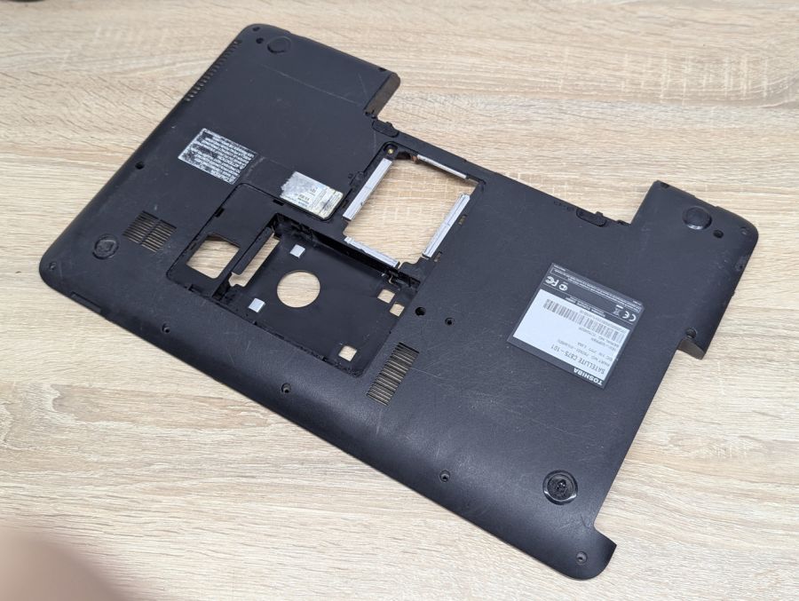 Б/В Піддон для ноутбука Toshiba Satellite C875-101 [ProductHub SKU 13N0-ZXA0302]