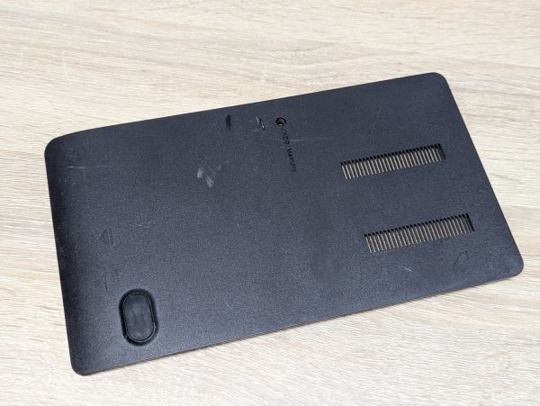 Сервісна кришка (люк) для ноутбука Samsung серії 370R Б/В