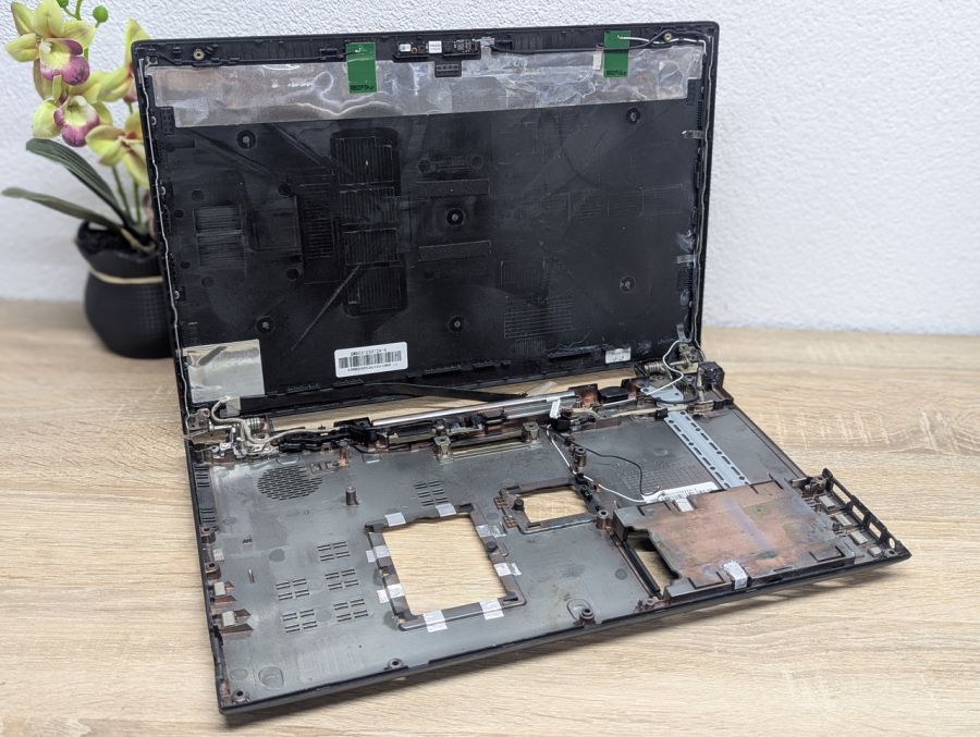 Комлект корпусу для ноутбука Toshiba Tecra R950 (кришка матриці та піддон) Б/В
